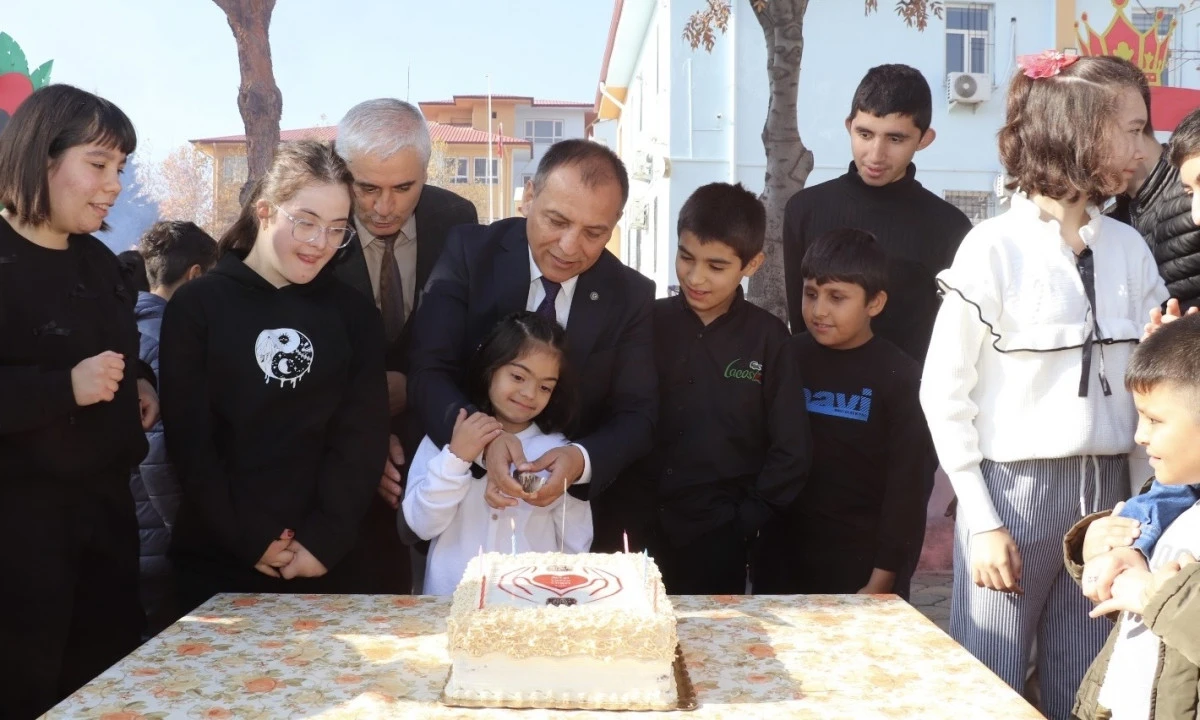 125. Yıl Özel Eğitim Meslek Okulunda 3 Aralık Dünya Engelliler Günü Coşkuyla Kutlandı