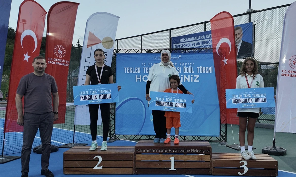 15 Temmuz Spor Vadisi&rsquo;nde &Ouml;d&uuml;ll&uuml; Tenis Turnuvasında Şampiyonlar Belli Oldu