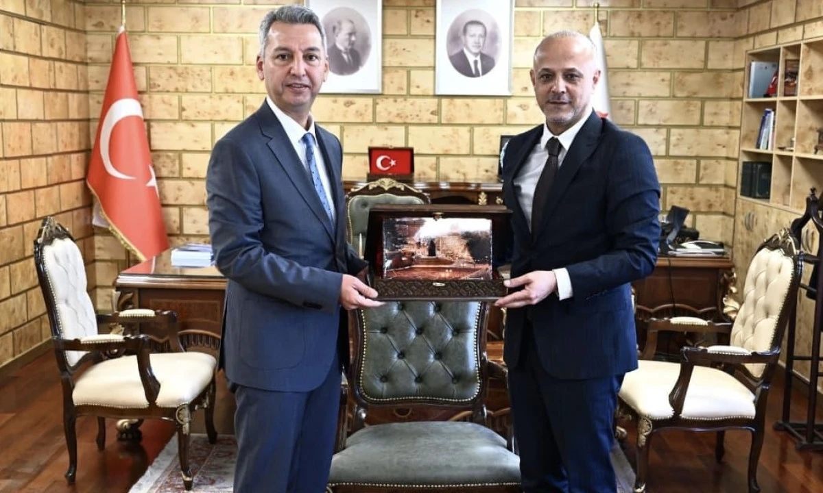 Afşin Belediye Başkanı Koray Kıra&ccedil;, KS&Uuml; Rekt&ouml;r&uuml; Prof. Dr. İbrahim Taner Okumuş&rsquo;u Ziyaret Etti