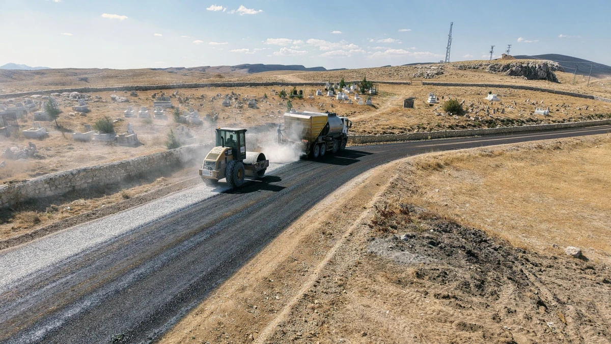 Afşin Oğlakkaya’da 11 Kilometrelik Yol Konforla Buluştu