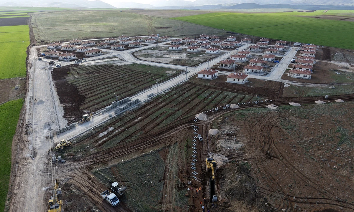 Afşin ve Elbistan&rsquo;da K&ouml;y Evleri Yeni Altyapı Hatlarına Kavuşuyor