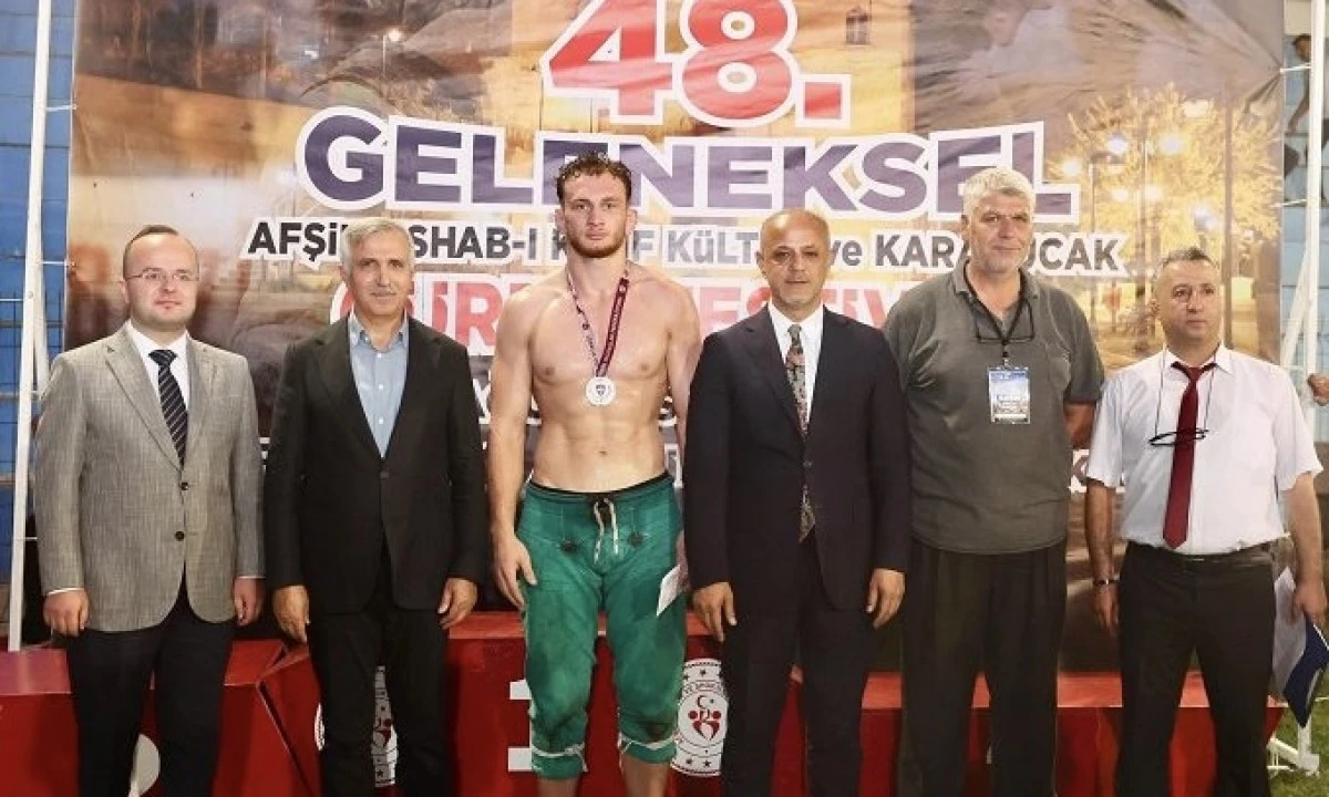 Afşin&rsquo;de Dev Karakucak Ş&ouml;leni Tamamlandı: 640 Pehlivan Er Meydanında Ter D&ouml;kt&uuml;