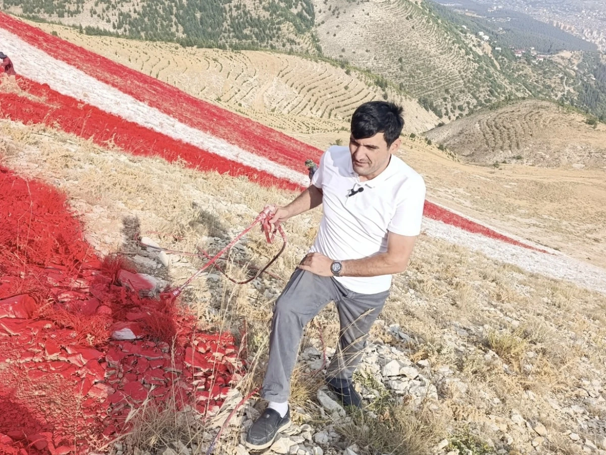 Ahır Dağı’ndaki Dev Türk Bayrağı Projesine Milli Yol Partisi’nden Destek