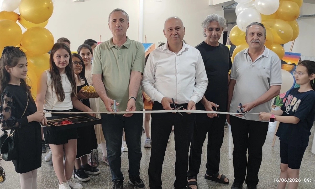 Ahmet Bayazıt İlkokulu&rsquo;nda Sanat Dolu Yıl Sonu Sergisi
