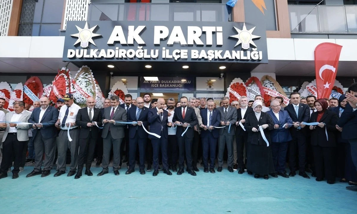 AK Parti Dulkadiroğlu İl&ccedil;e Başkanlığı Yeni Hizmet Binası Dualarla Hizmete A&ccedil;ıldı