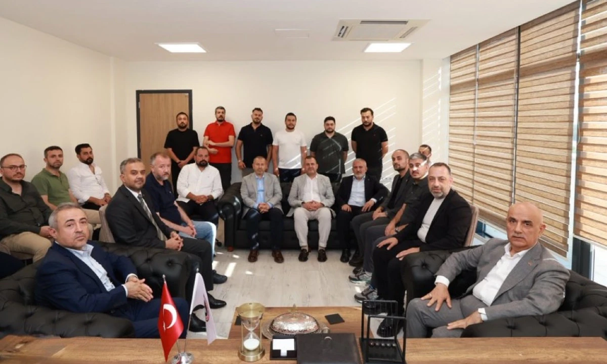 AK Parti Heyetinden İstiklalspor&rsquo;a Destek Ziyareti