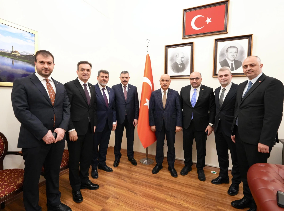 AK Parti Kahramanmaraş Heyeti İ&ccedil;işleri Bakanı &Ccedil;ift&ccedil;i ile Bir Araya Geldi