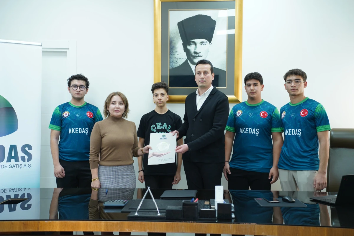 AKEDAŞ, Genç Zihinlerin Yanında