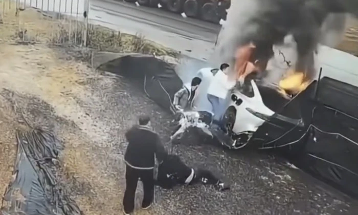 Alevlere Teslim Olan Ara&ccedil;tan Saniyelerle Yarışılan Kurtuluş Kamerada