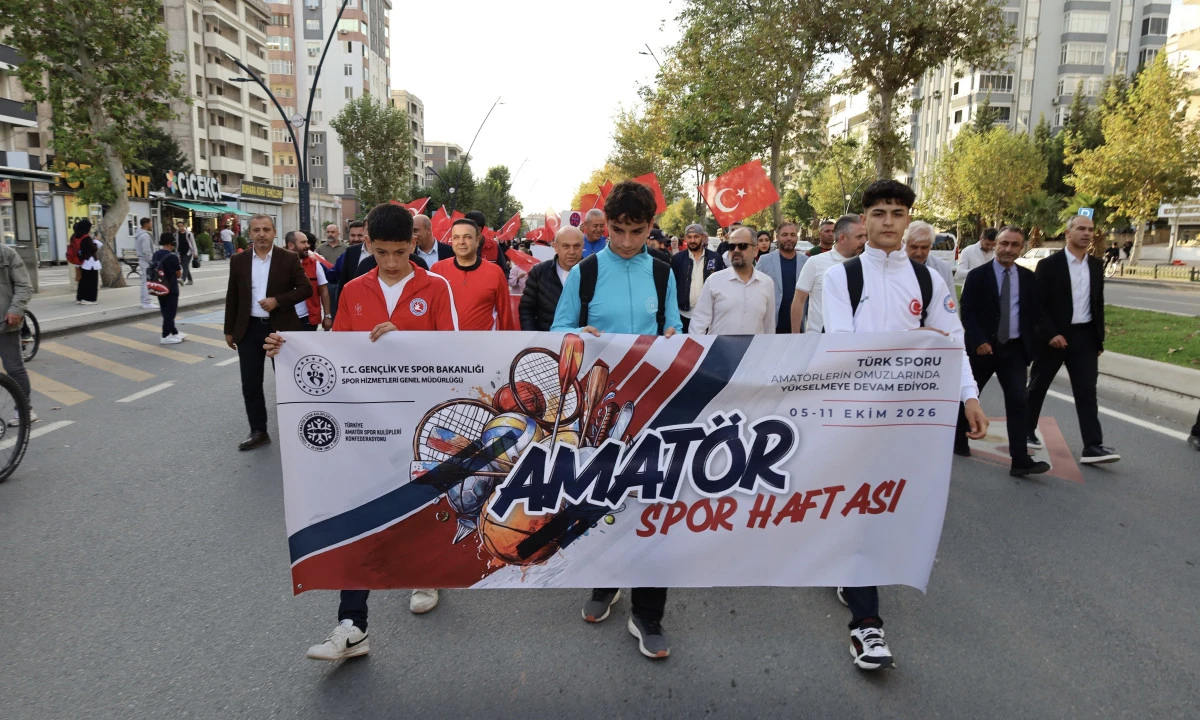Amat&ouml;r Spor Haftası&rsquo;nda kortej coşkusu