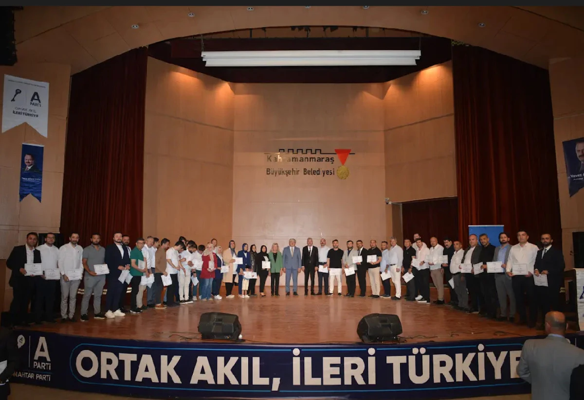 Anahtar Parti, teşkilat içi eğitim programını yüksek motivasyonla tamamladı