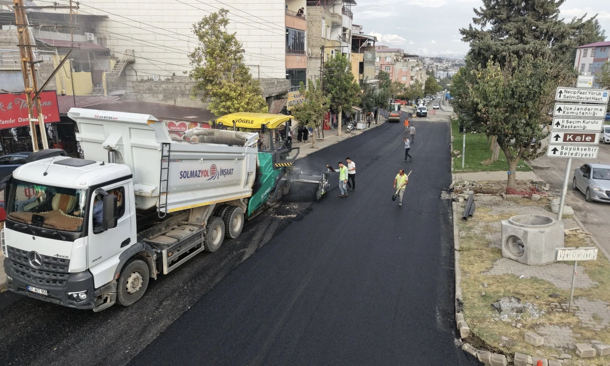 Asfalt Mesaisi: Yeni Haftada 4 İl&ccedil;e 24 Farklı Noktada S&uuml;r&uuml;yor 