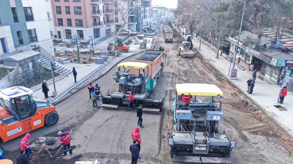 Asfalt Sırası Z&uuml;beyde Hanım Bulvarı&rsquo;nda