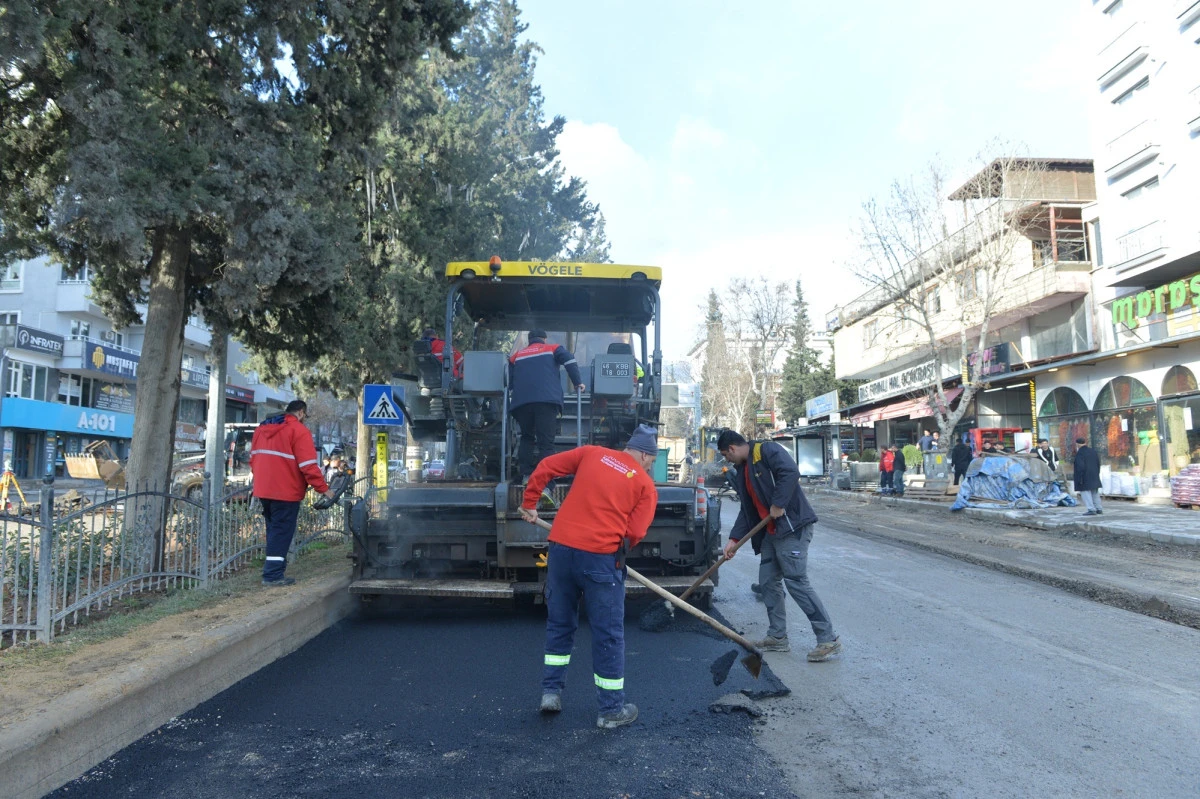 Azerbaycan Bulvarı&rsquo;nda Yol Konforunun Artırılması İ&ccedil;in B&uuml;y&uuml;kşehir Gece G&uuml;nd&uuml;z Sahada