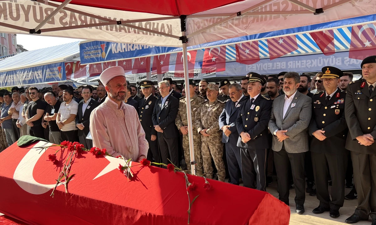 Babam Gibi Şehit Olacağım Diyen Kahramanmaraşlı Polis Mustafa Karapınar Son Yolculuğuna Uğurlandı