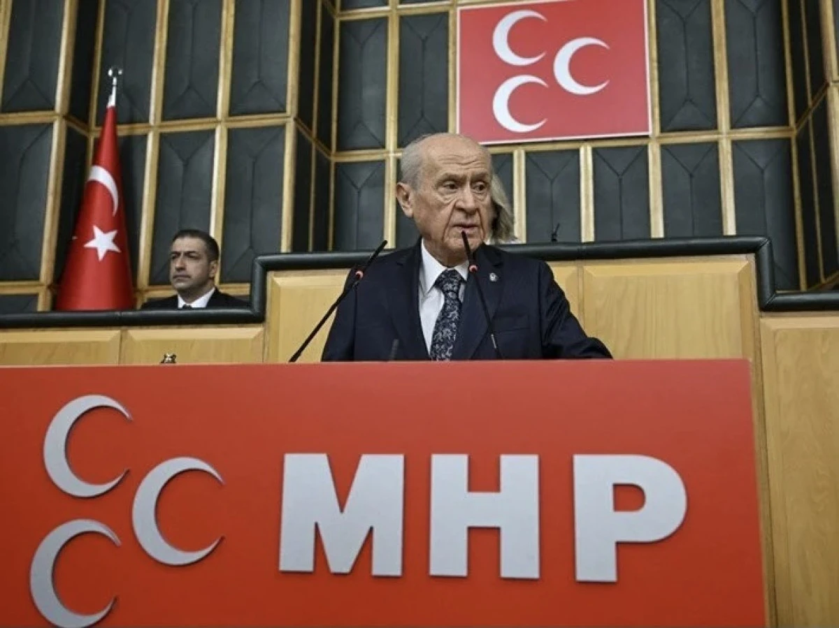 Bahçeli'den Özgür Özel'e sert tepki: Sokak sokak gez sen 