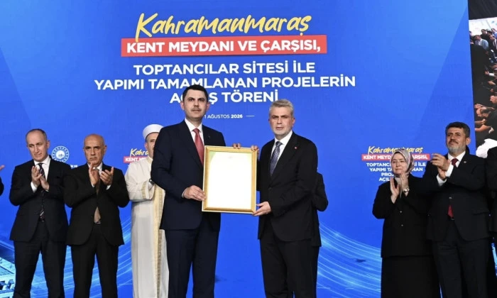 Bakan Kurum, ilk &ldquo;Yeşil Ruhsat&rdquo;ı Başkan G&ouml;rgel&rsquo;e takdim etti