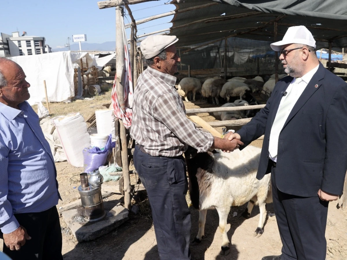 Başkan Akpınar’dan kurban satış alanına yerinde denetim
