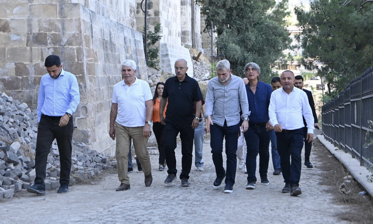 Başkan Fırat G&ouml;rgel;  &ldquo;Tarihi Kahramanmaraş Kalemizde &Ccedil;alışmalar Tamamlanıyor&rdquo;