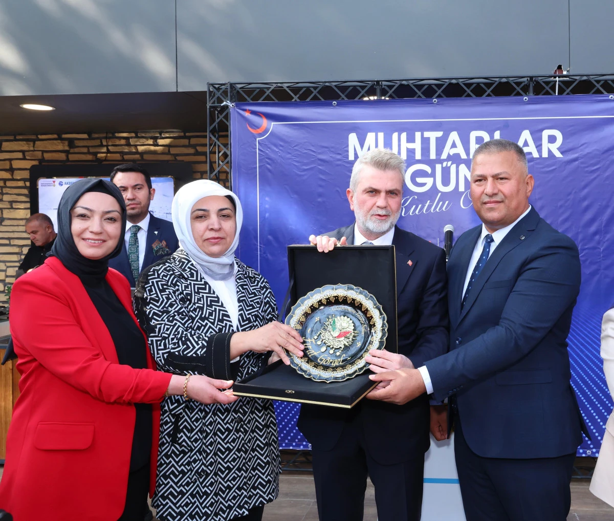 Başkan Fırat Görgel;  “Tüm Muhtarlarımızın 19 Ekim Muhtarlar Günü’nü Tebrik Ediyorum”