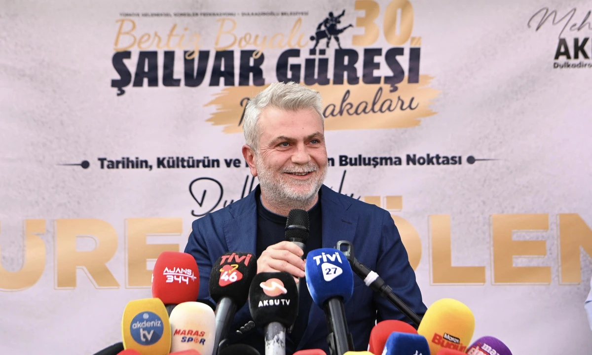 Başkan G&ouml;rgel, 30. Geleneksel Bertiz Boyalı Şalvar G&uuml;reşi ve &Uuml;z&uuml;m Yarışmasında 