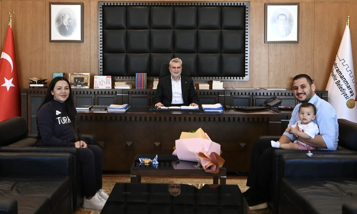 Başkan G&ouml;rgel, Kahramanmaraşlı Milli Şampiyon Atıcı Safiye Temizdemir&rsquo;i Ağırladı