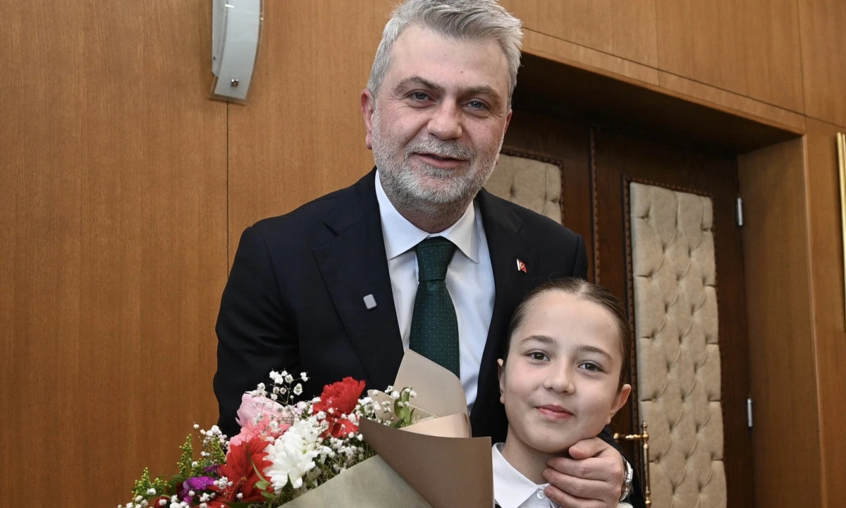 Başkan G&ouml;rgel, Koltuğu Erva Zehra Boyraz&rsquo;a Devretti