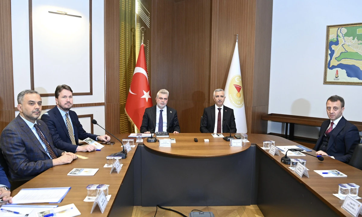 Başkan G&ouml;rgel ve Vali &Uuml;nl&uuml;er, Altyapı Firmaları ile Toplantı Ger&ccedil;ekleştirdi