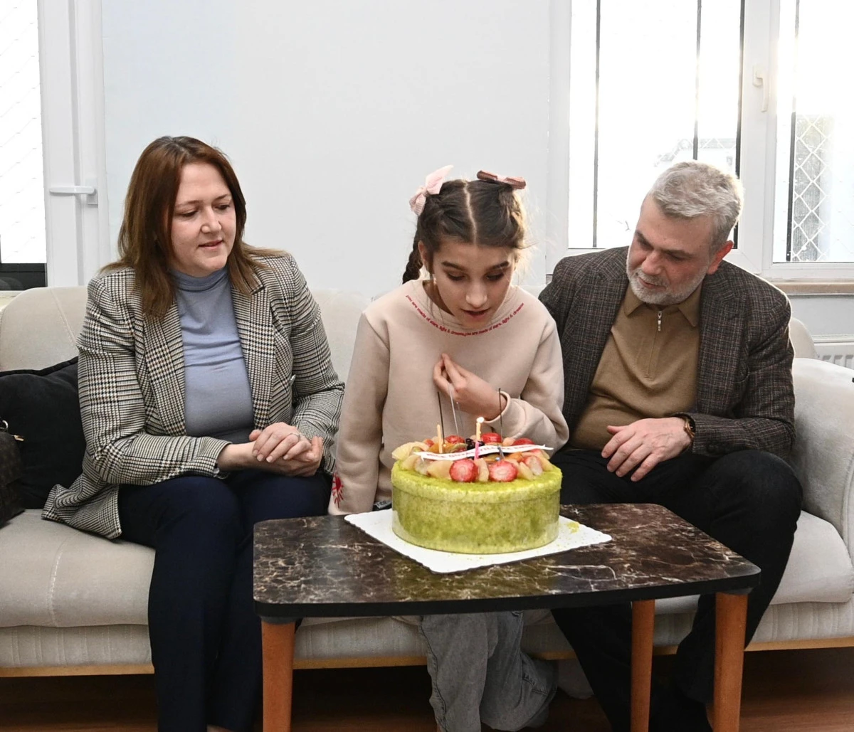 Başkan G&ouml;rgel&rsquo;den Emine&rsquo;ye Doğum G&uuml;n&uuml; S&uuml;rprizi