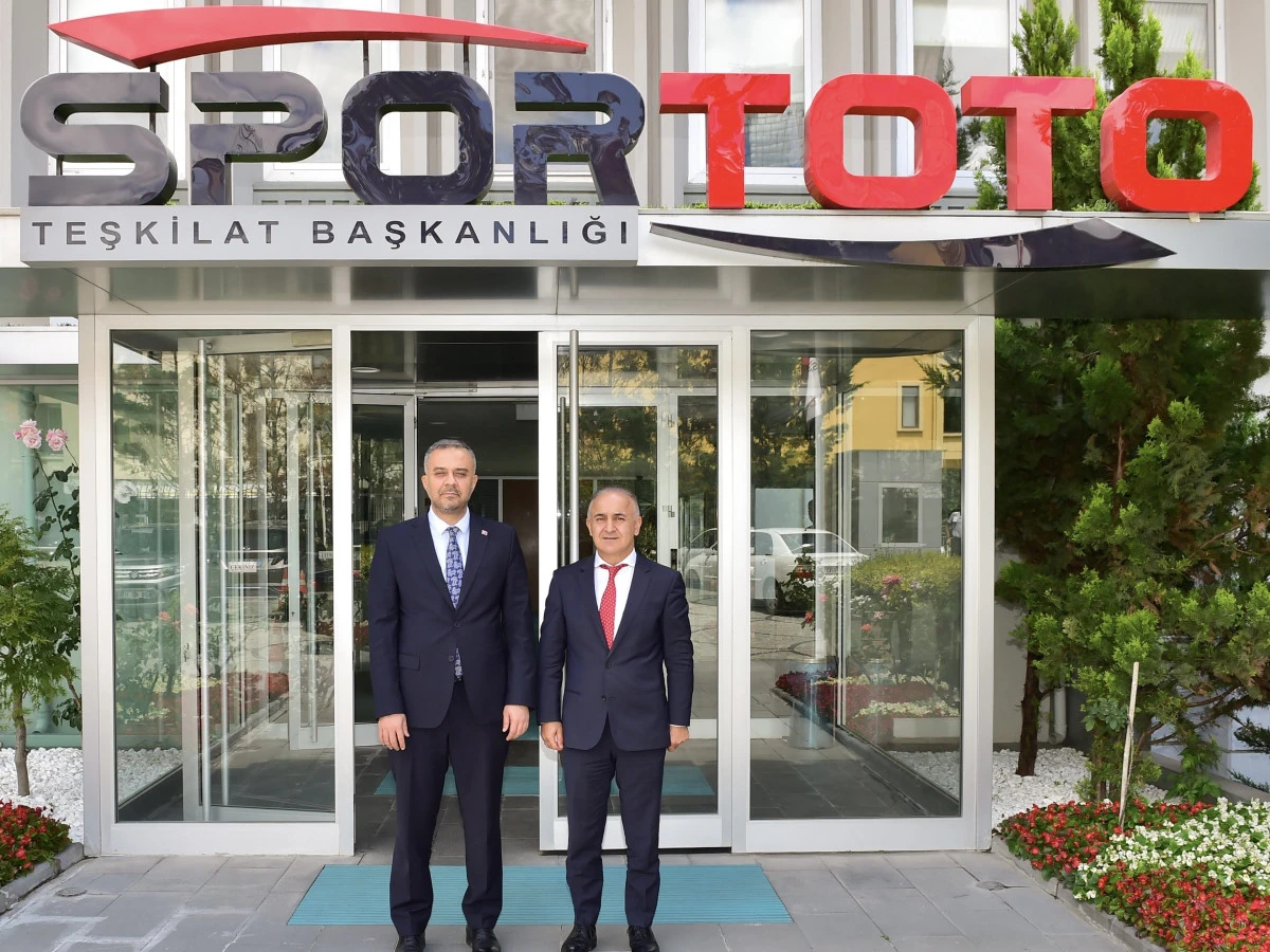 Başkan Hanifi Toptaş’tan dev müjde: Gençlik Merkezi için imzalar atıldı
