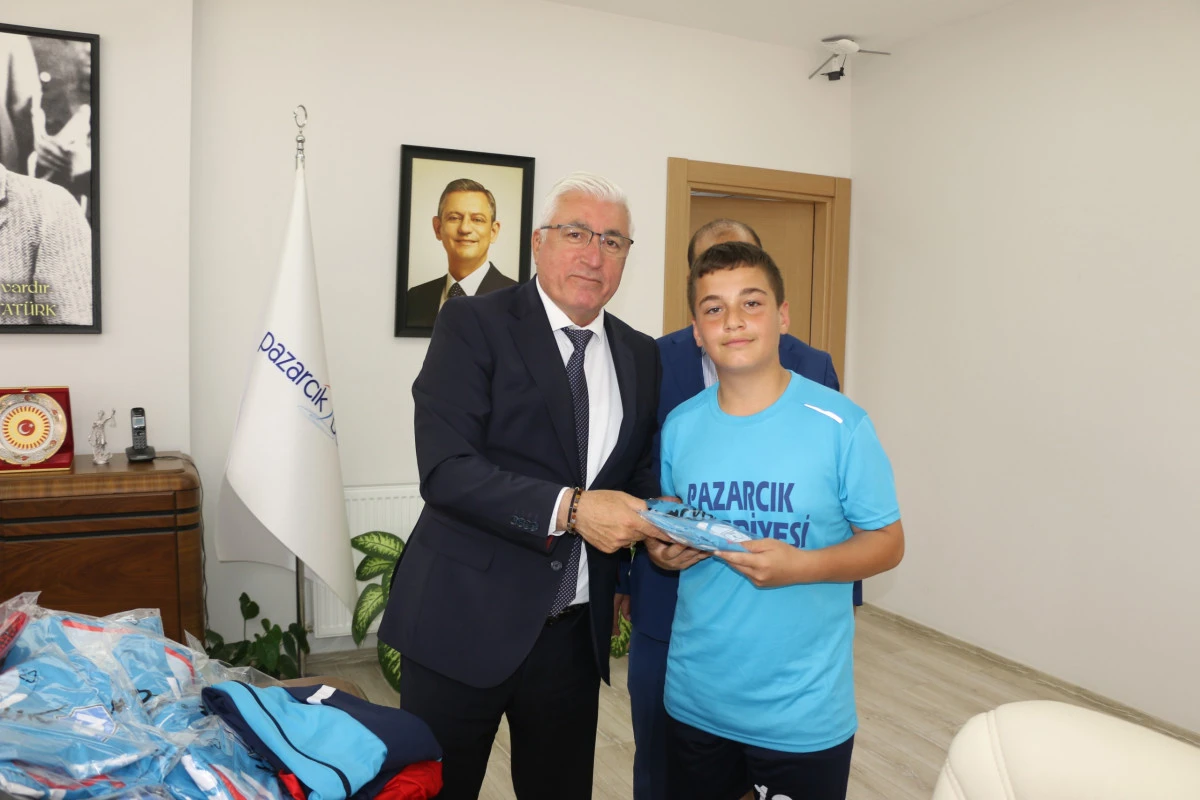 Başkan İkizer’den Aksuspor’a Destek: “Gençliğe ve Spora Yatırım Geleceğe Yatırımdır”