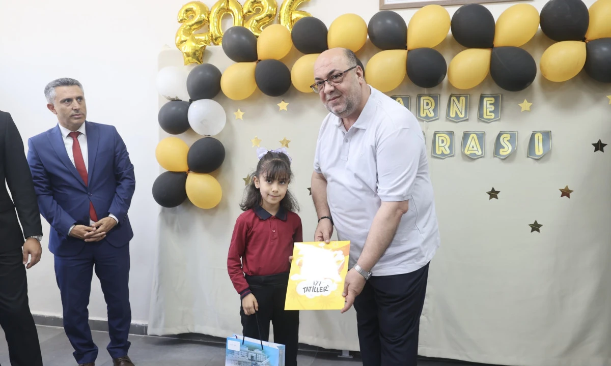 BAŞKAN MEHMET AKPINAR&rsquo;DAN &Ouml;ĞRENCİLERE KARNE MESAJI