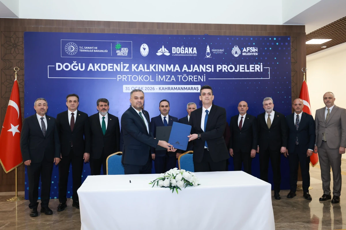 Başkan Toptaş, Bakan Fatih Kacır&rsquo;ın katıldığı imza t&ouml;reninde ONİKAD&rsquo;ın protokol&uuml;n&uuml; imzaladı