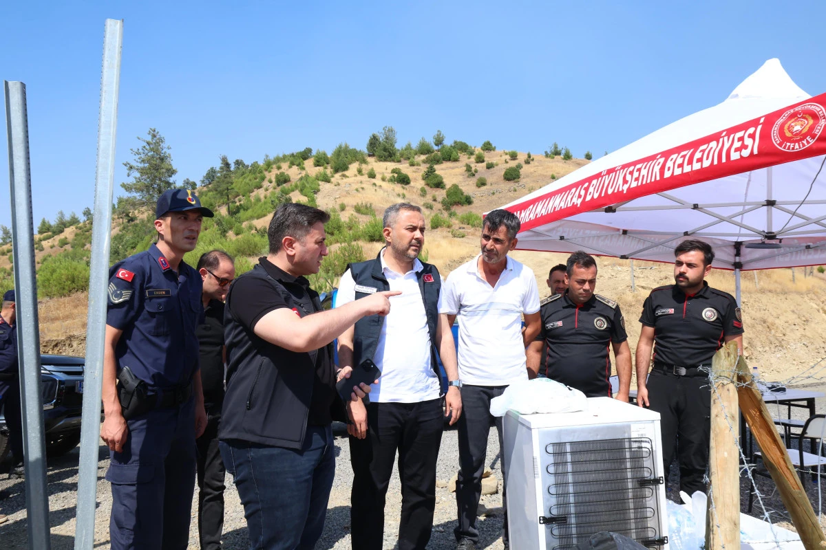 Başkan Toptaş ve Kaymakam Çiğdem, yangın bölgesinde vatandaşları ziyaret etti