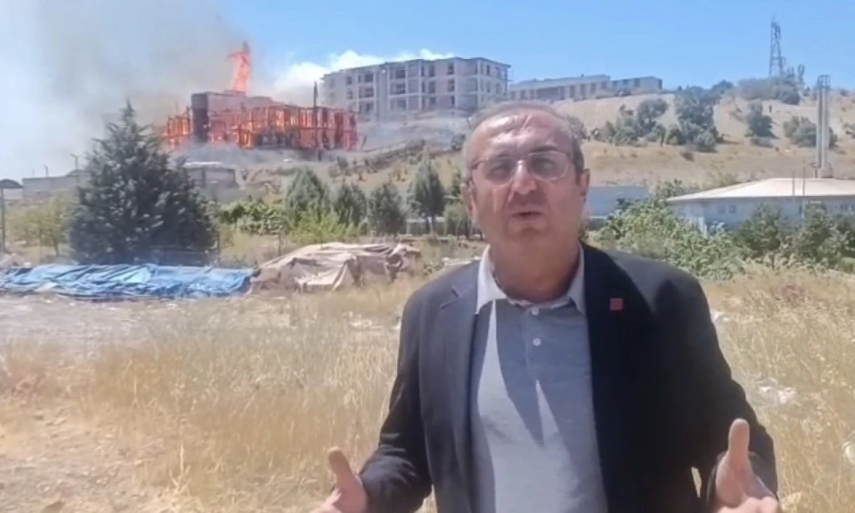 Başkan Ünal Ateş: Orman Bölge Müdürlüğü Binalarında Yangınla Tekerek Mahallesi Tehdit Altında