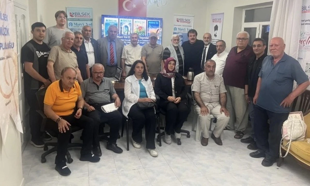 BİLSEK Gen&ccedil;lik Kul&uuml;b&uuml;'nde "Mavi Yol" Dergisinin 1. Yıl D&ouml;n&uuml;m&uuml; Kutlandı