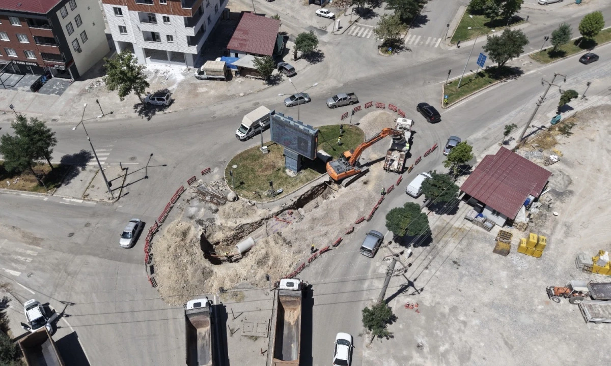 B&uuml;ğlek Caddesi&rsquo;nde Taşkın Riskine Karşı G&uuml;&ccedil;l&uuml; Altyapı Adımı