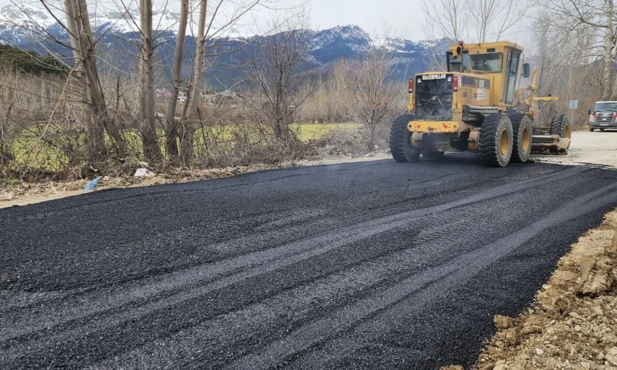 B&uuml;y&uuml;kşehir, Andırın&rsquo;da Mahallelerin Ulaşım Konforunu İyileştirmeyi S&uuml;rd&uuml;r&uuml;yor