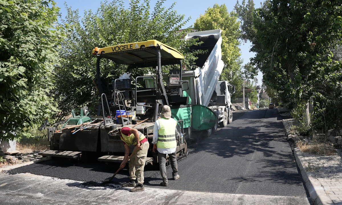 B&uuml;y&uuml;kşehir, Bah&ccedil;elievler&rsquo;i Sokak Sokak, Cadde Cadde Sıcak Asfaltla Buluşturuyor