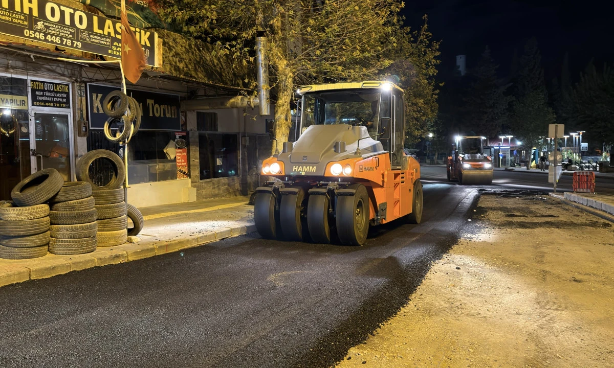 B&uuml;y&uuml;kşehir,  Bayazıtlı Bulvarı&rsquo;nda Kapsamlı D&ouml;n&uuml;ş&uuml;m&uuml; S&uuml;rd&uuml;r&uuml;yor