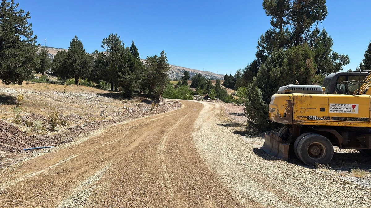 Büyükşehir Belediyesi'nden Çağlayancerit Boylu’da Yol Çalışması