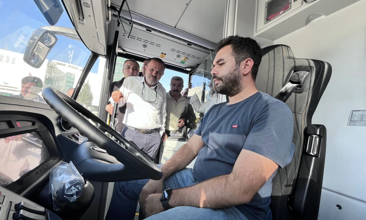 Büyükşehir Elektrikli Otobüslerini Yola Çıkarıyor