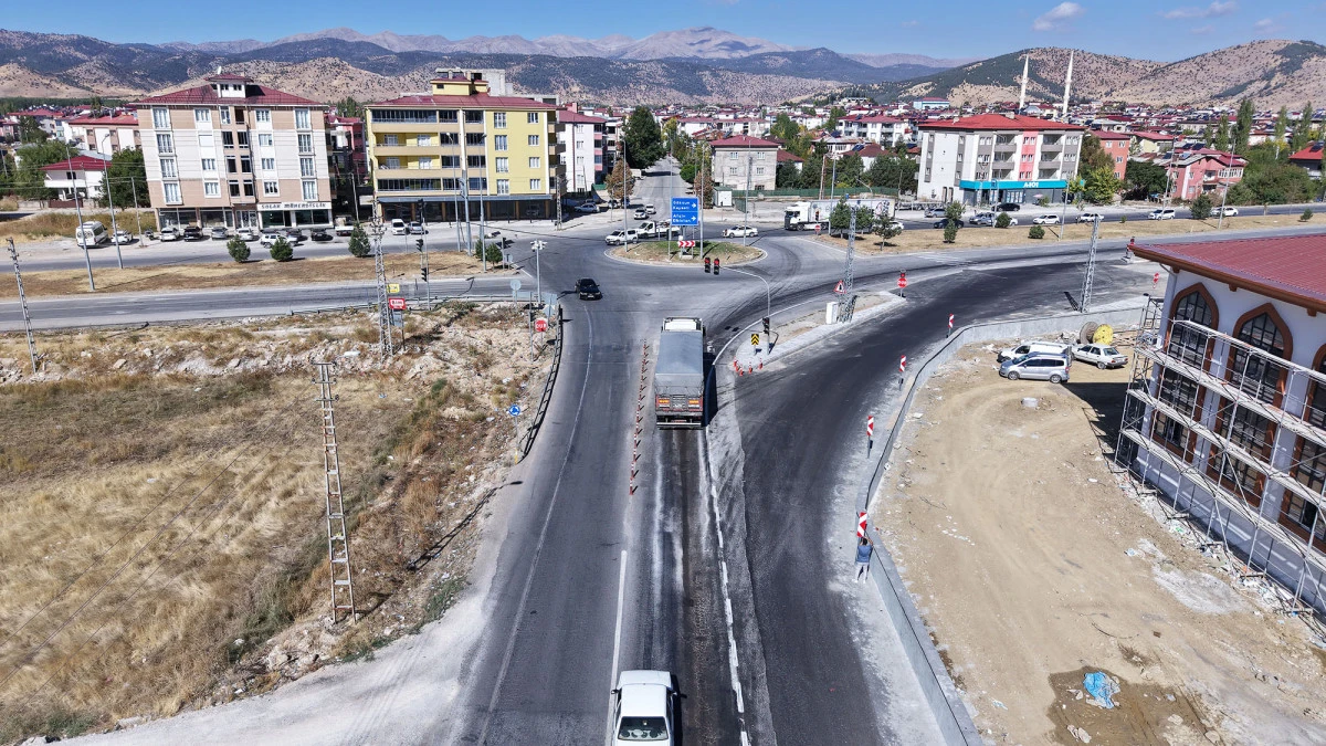 Büyükşehir, Göksun Kavşağı’nda Trafik Akışını Rahatlattı
