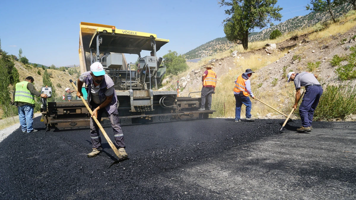 Büyükşehir Göksun Kınıkkoz Grup Yolunu 12 Milyon TL’lik Yatırımla Yenileniyor