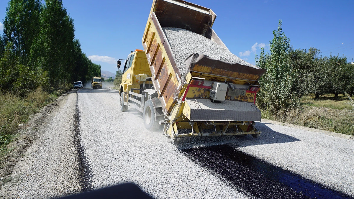 B&uuml;y&uuml;kşehir, G&ouml;ksun kırsalındaki 5 kilometrelik yolu yeniliyor
