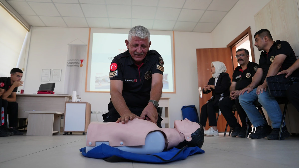 B&uuml;y&uuml;kşehir, itfaiye personelinin ilk yardım m&uuml;dahale kabiliyetini g&uuml;&ccedil;lendiriyor