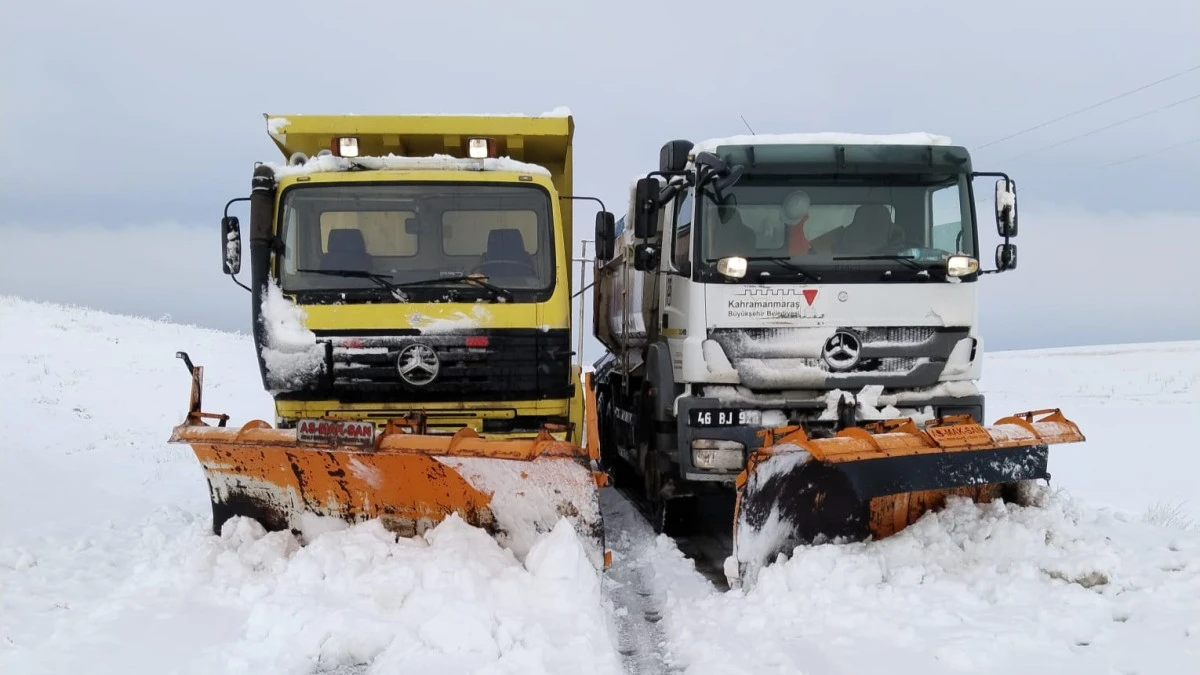 B&uuml;y&uuml;kşehir, kar mesaisini s&uuml;rd&uuml;r&uuml;yor
