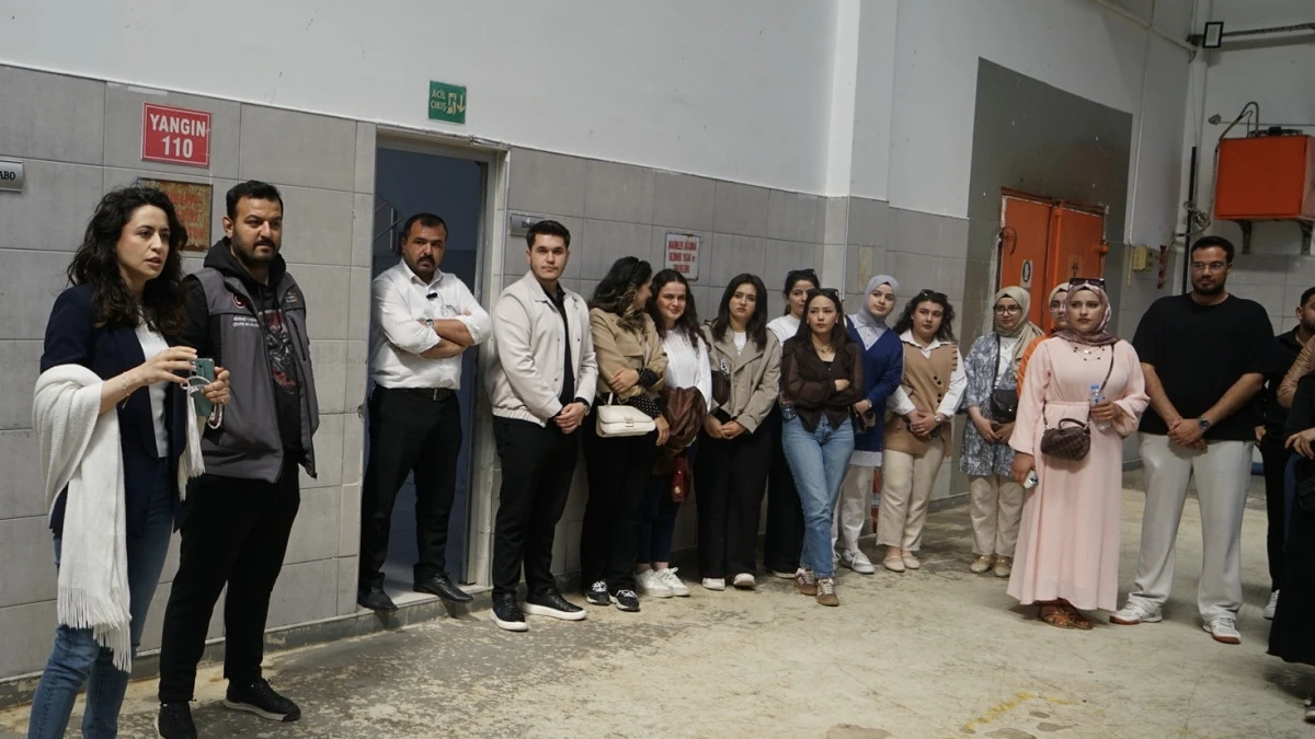 B&uuml;y&uuml;kşehir, KS&Uuml; &Ouml;ğrencilerine Katı Atık Y&ouml;netim S&uuml;re&ccedil;lerini Tanıttı