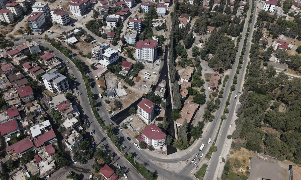 B&uuml;y&uuml;kşehir, M&uuml;kremin Halil Caddesi&rsquo;nde Asfalt Mesaisini Başlattı