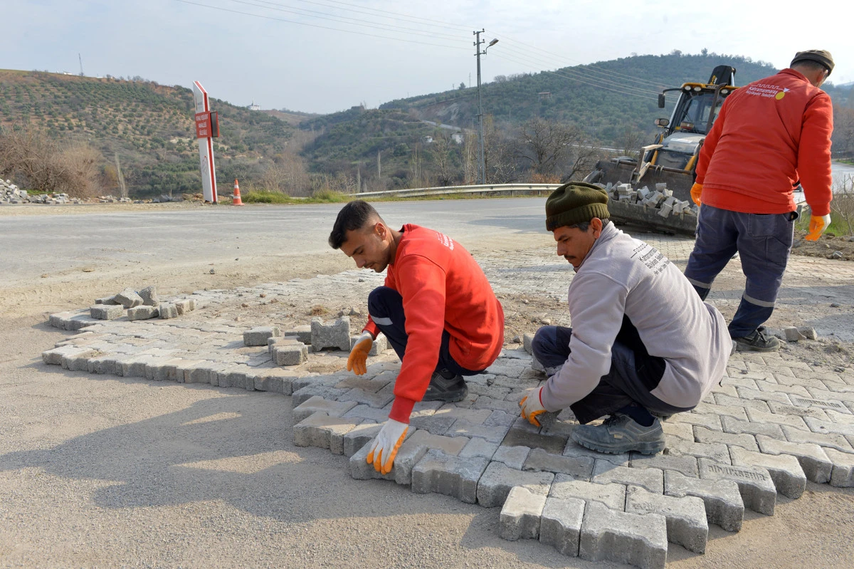 B&uuml;y&uuml;kşehir, Onikişubat Kırsalında Bir Mahallenin Daha Ulaşımını İyileştirdi